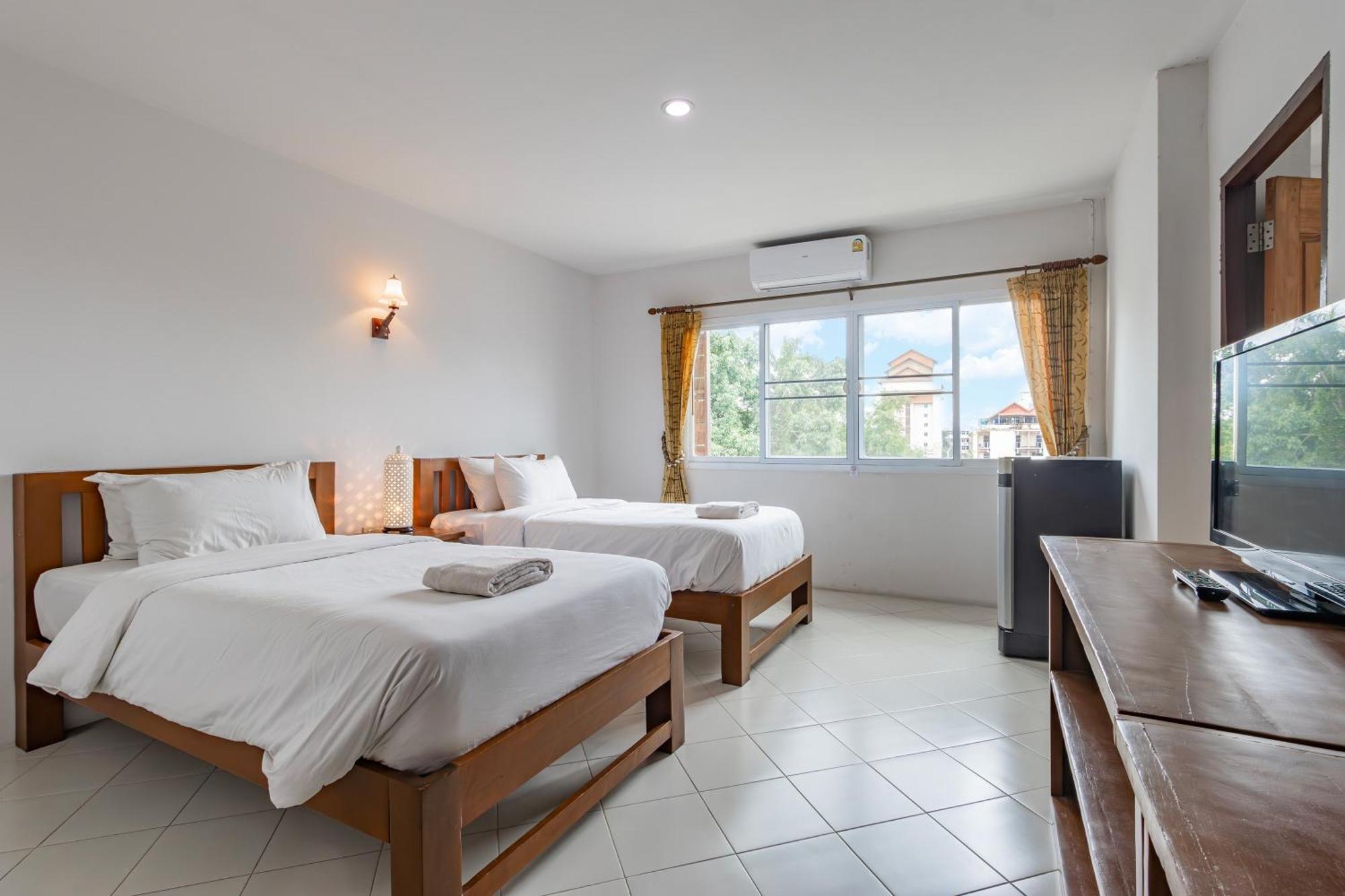 Budget Stars Hotel Chiang Mai Exterior foto